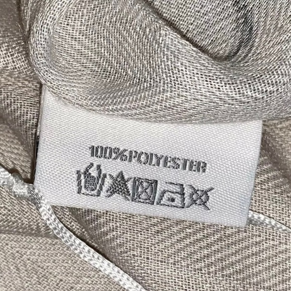 Wrendale Designs by Hannah Dale Wildlife Scarf - Picture 5 of 10